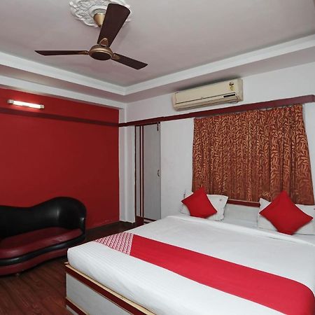Oyo 26143 Hotel Abedin Kolkata Luaran gambar