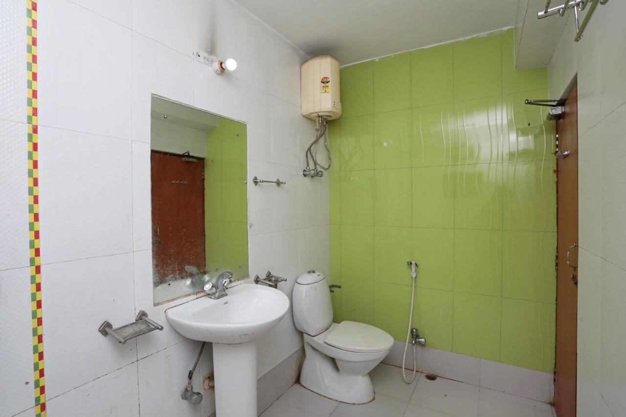 Oyo 26143 Hotel Abedin Kolkata Luaran gambar